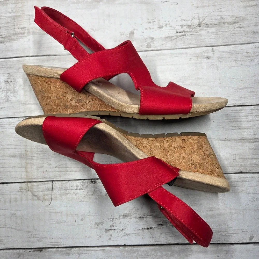 Bandolino Gannet2 Red Cork Wedge Asymmetrical Slingback Sandals Womens 9M Red